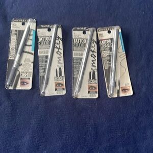 2 Smokey black gel pencil
1 Deep Onyx
1 Jet Black